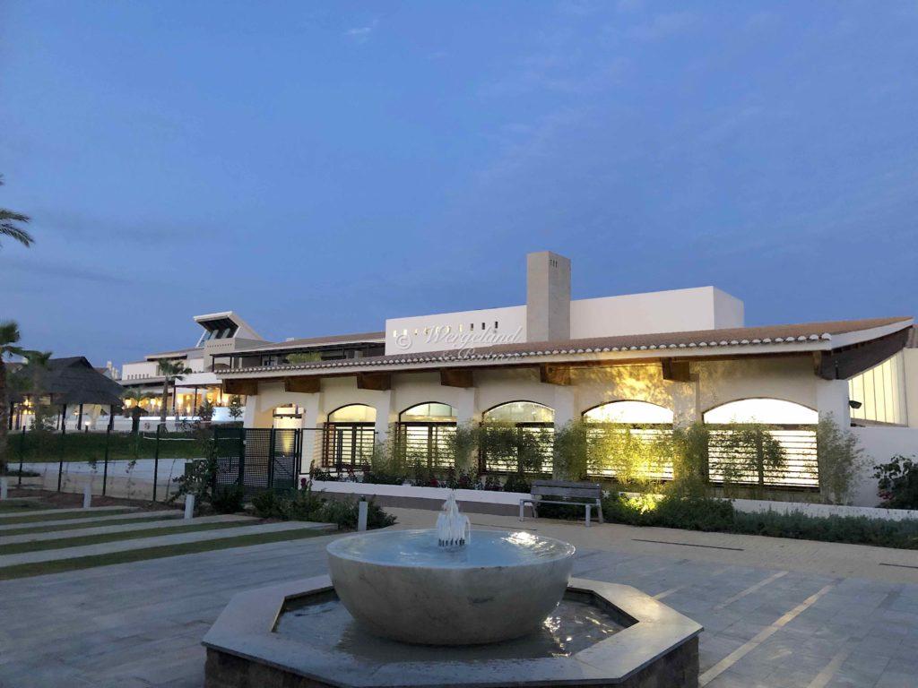 SPA Fra Utsiden Kveldstid