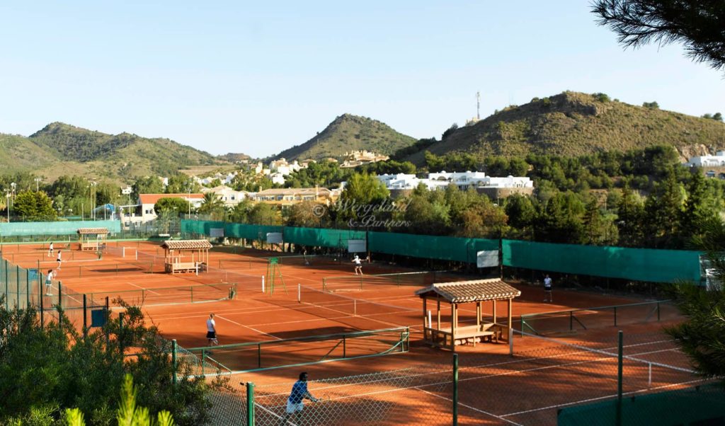 Tennisbane grus la Manga Club