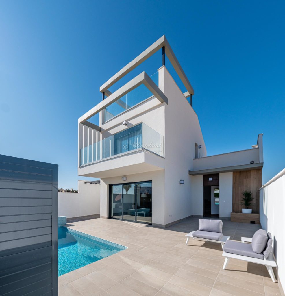 Visningshuset Nr.24 Basseng Ute