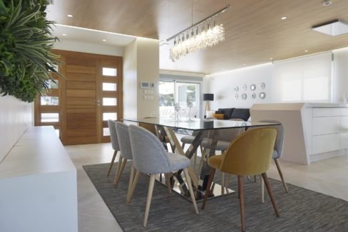 Spisegruppe Mot Inngangsdøren