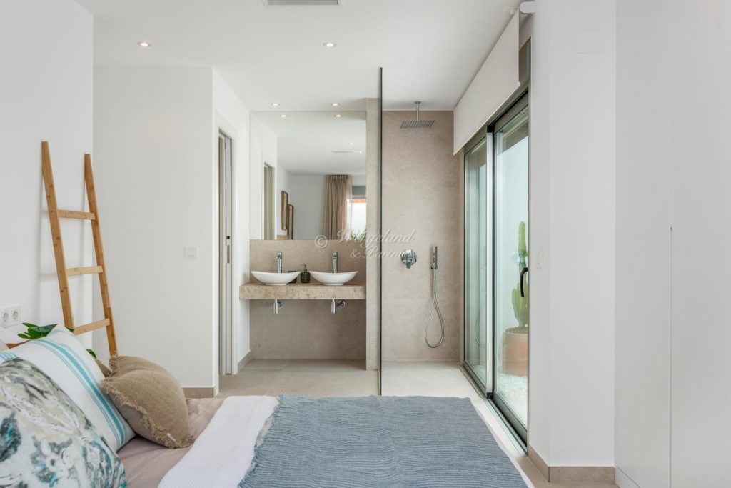 Soverom Bad Utg Terrasse