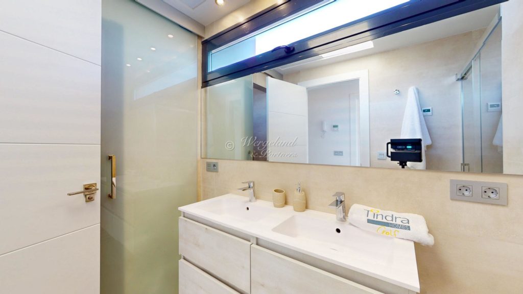 Bad 2etg Servant Og Speil