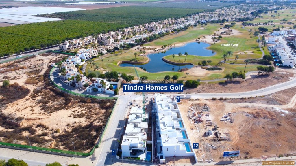dronebilde tindra homes 2 rekker
