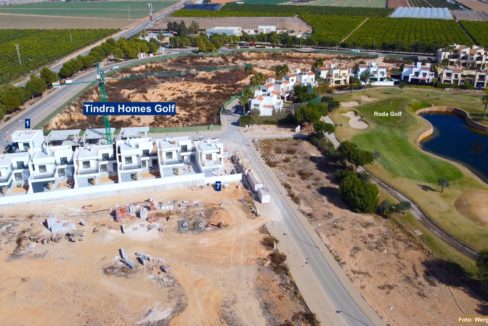 dronebilde tindra homes golf fra syd