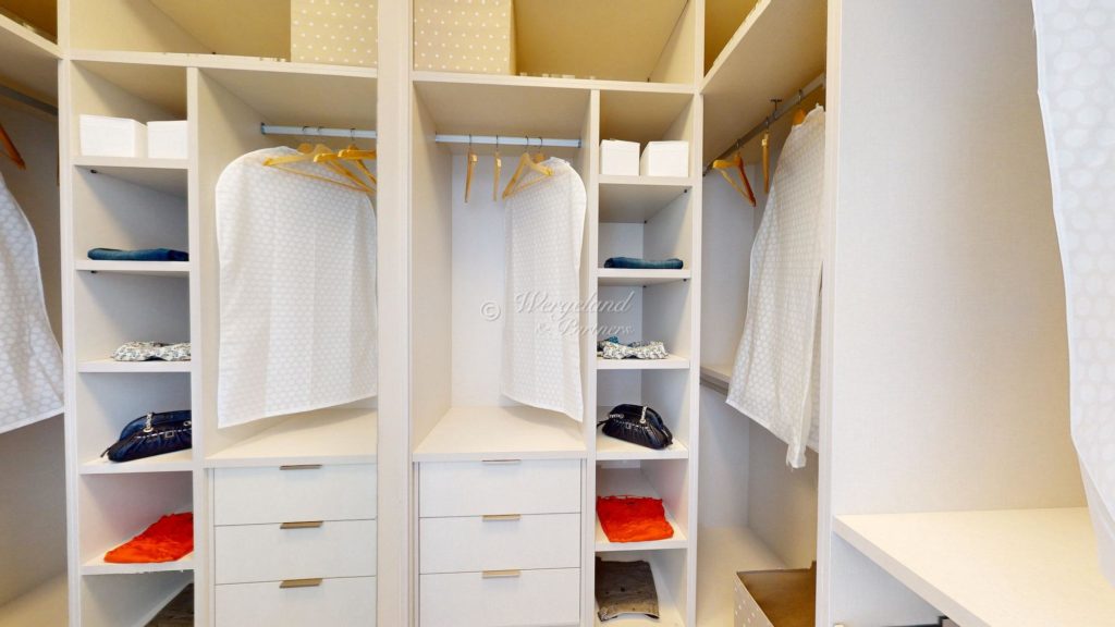 Soverom 3 2etg Walk In Garderobe