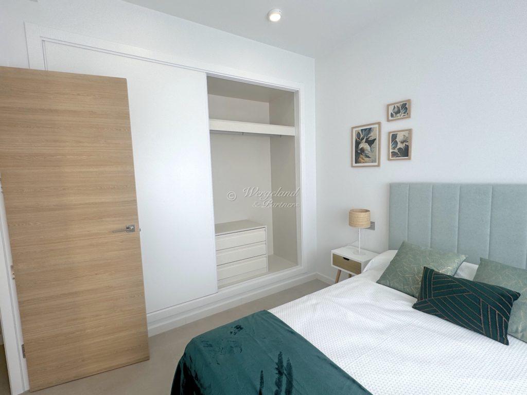 Soverom 1etg Garderobe