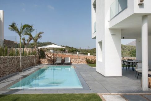 Basseng Overbygg Ute 2etg Villa