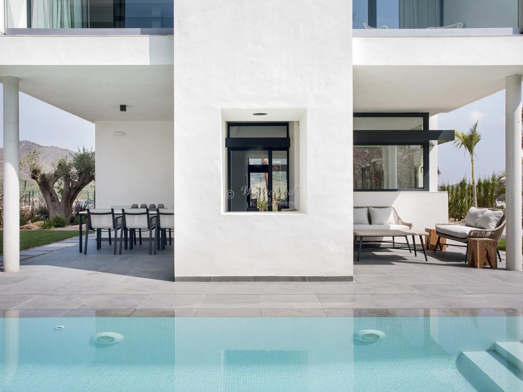 Basseng Uteonr Under Tak 2etg Villa