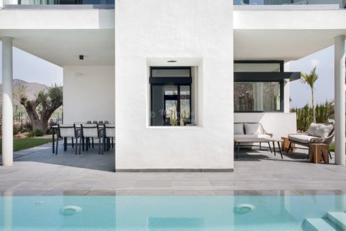 Basseng Uteonr Under Tak 2etg Villa