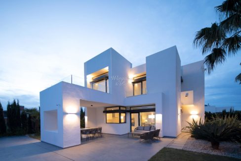 Villa By Night LA
